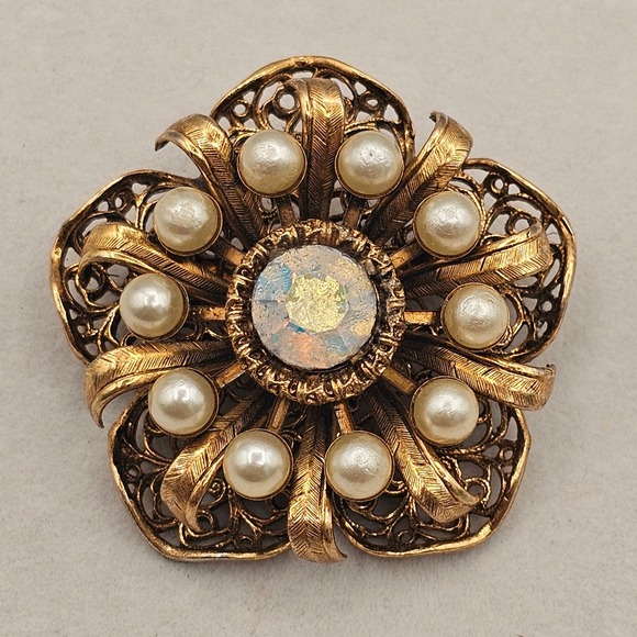 Jewelry - Vintage Floral Rhinestone Cluster Brooch Gold Tone Faux Pearl & AB Steampunk Pin